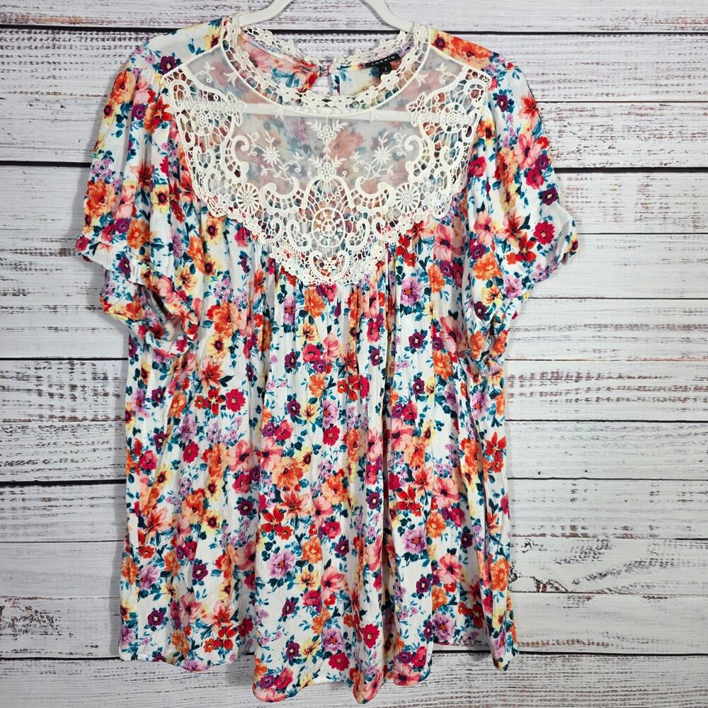 Torrid Floral Short Sleeve Crochet Blouse Women's Torrid Size 1